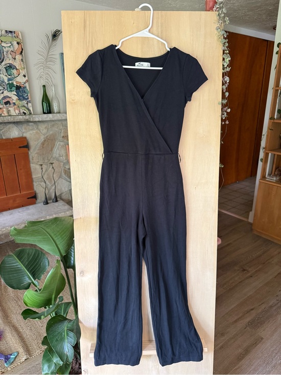 Hollister Pants - Hollister Women’s Black Short-Sleeve Wrap-Front Jumpsuit size Small